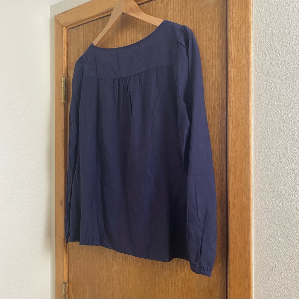 LOFT • Sheer Pleated Peasant Top Cutout Detail - L - Picture 11 of 16